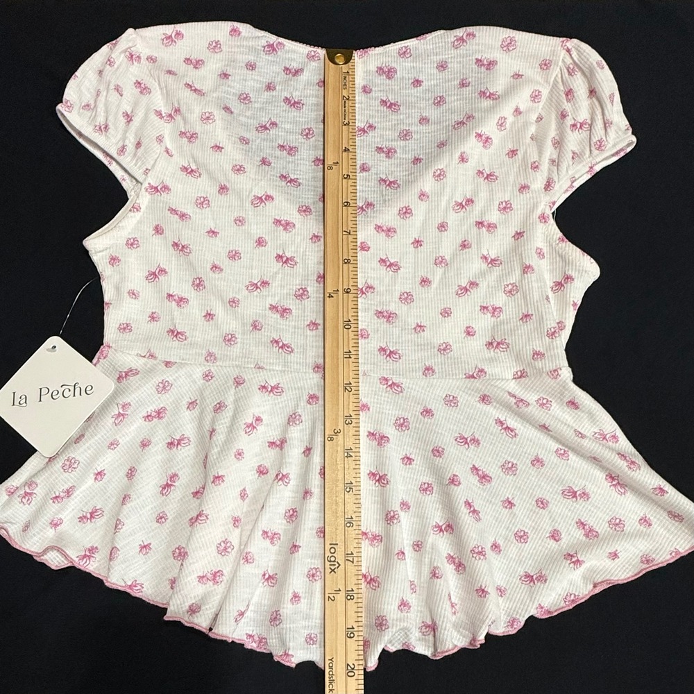 La Peche Peplum Top Women Size M White Pink Floral Coquette Ribbed Cap‎ Sleeve - Picture 7 of 8